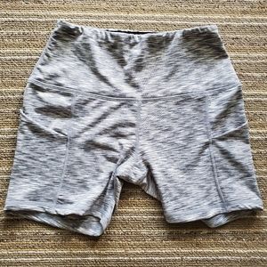 Yoga compression shorts 5"